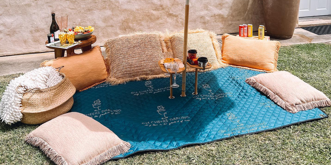 Picnic Rug and Wine Table